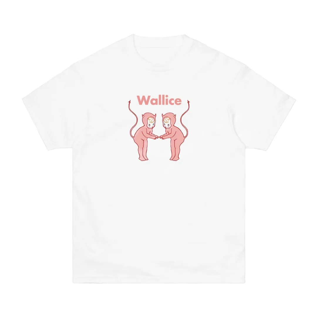 Fit Beabadoobee's American Casual Cotton T-shirt with Short Sleeves Featuring A Dreamy Female Voice