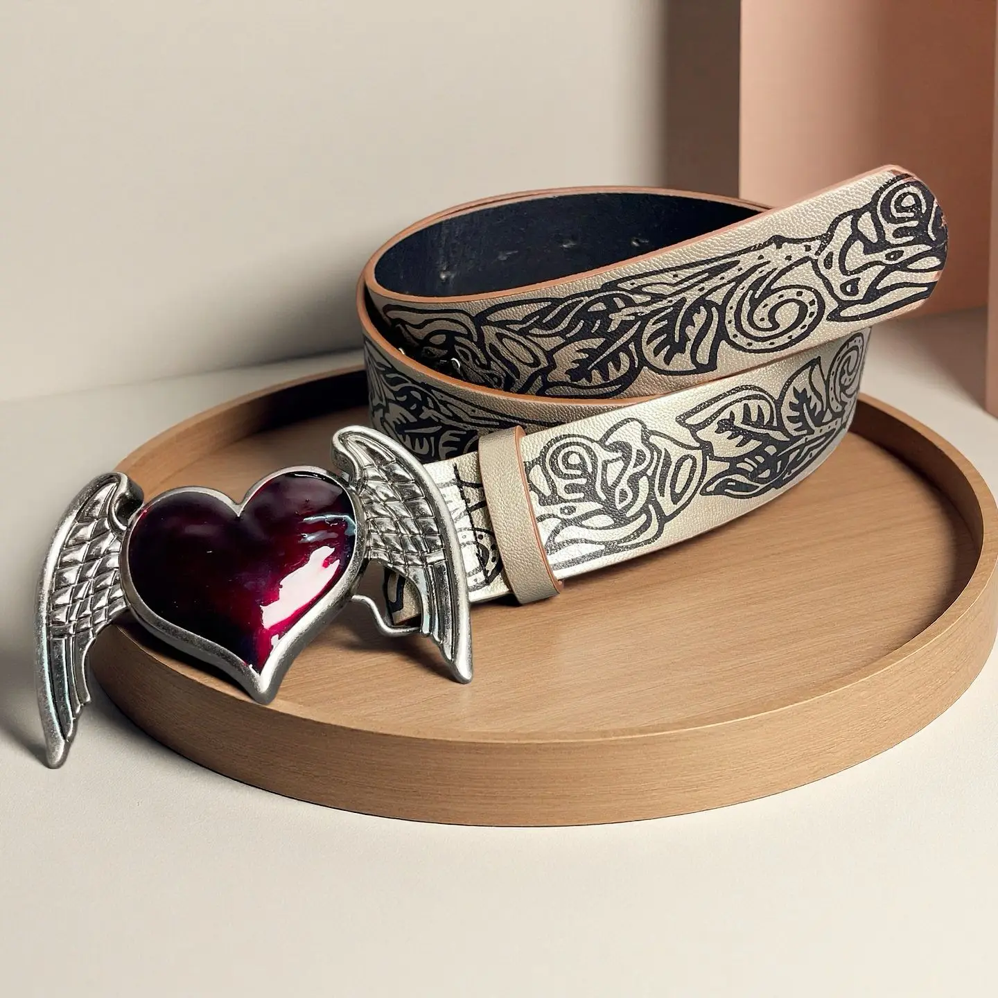Fashionable Retro Punk-Style Embossed Heart-and-Wings Women’s Belt TrendyEdgy Versatile and Exquisite Niche Accessory Belt