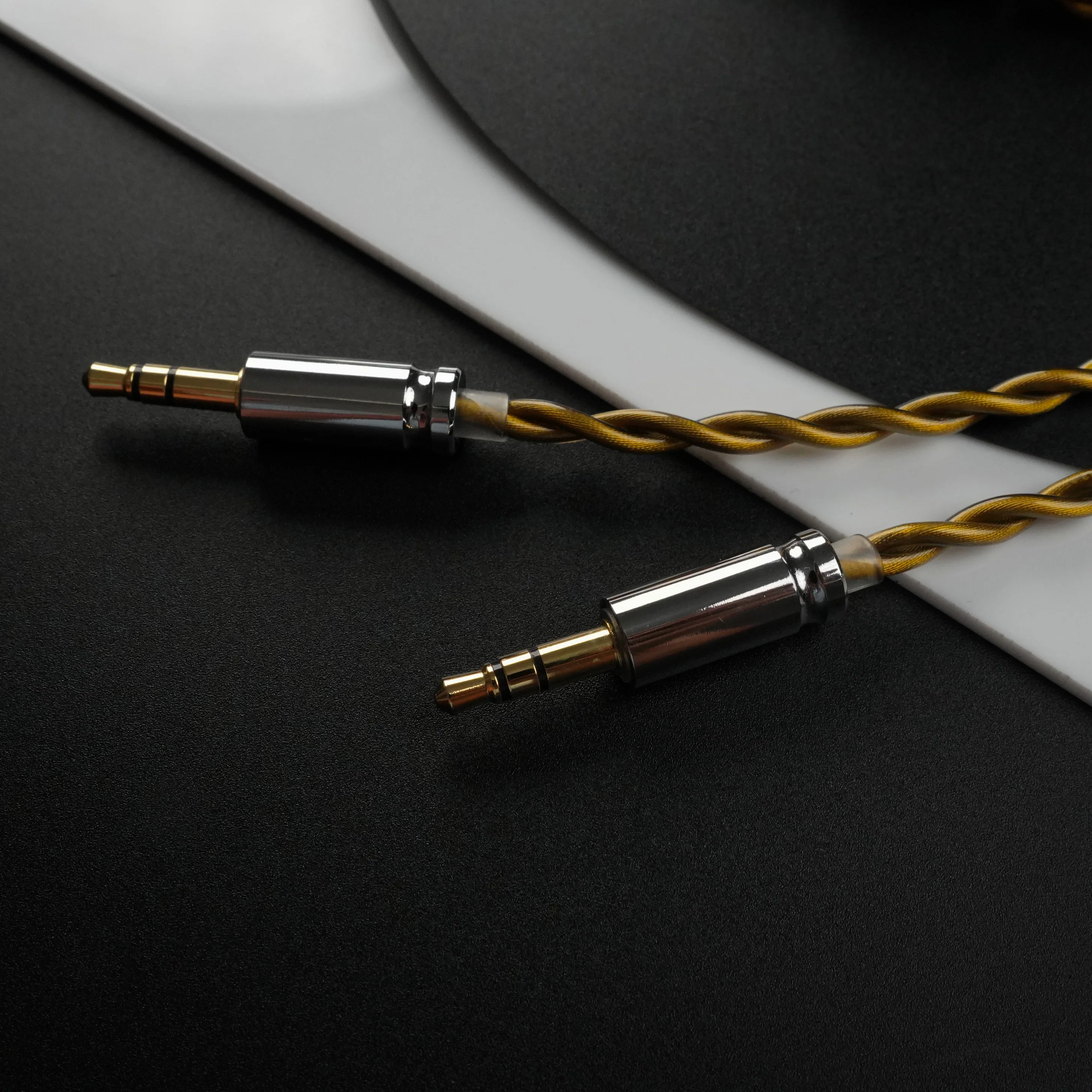 IvipQ- A11 IEM Headphone Cable, Suitable for Dual3.5/Dual2.5/HD800 Over-ear headphones / Plug Type 4.4 / 3.5mm