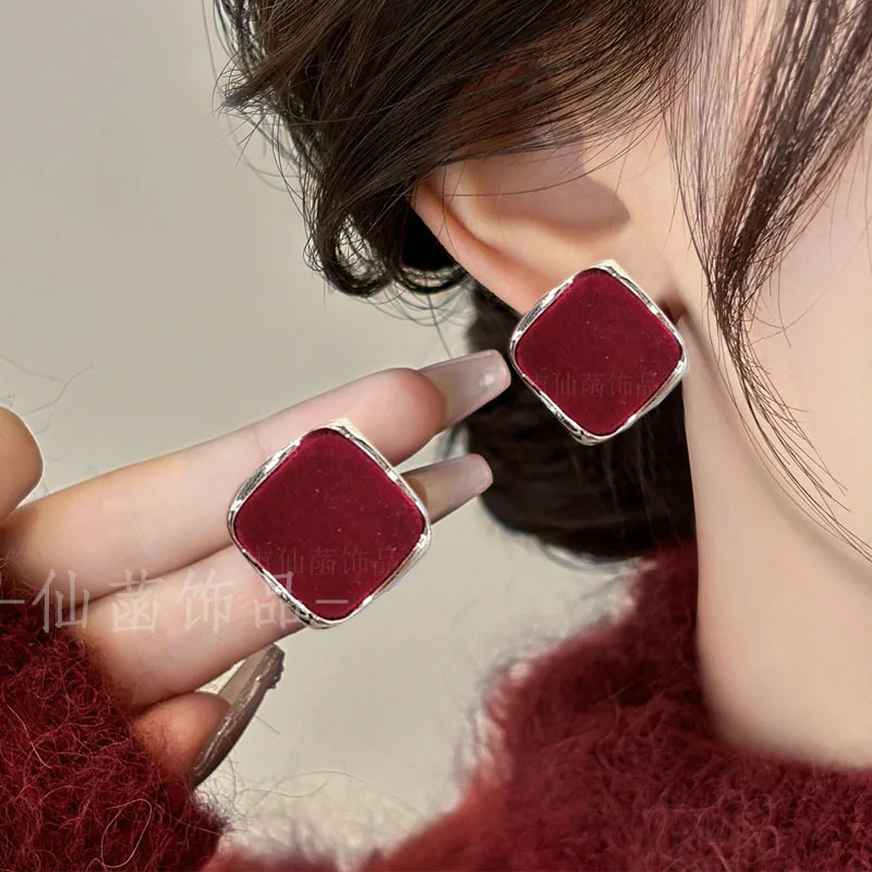 New model Retro Simplicity Fashion Atmosphere Stainless steel New Year red color  Square velvet earrings