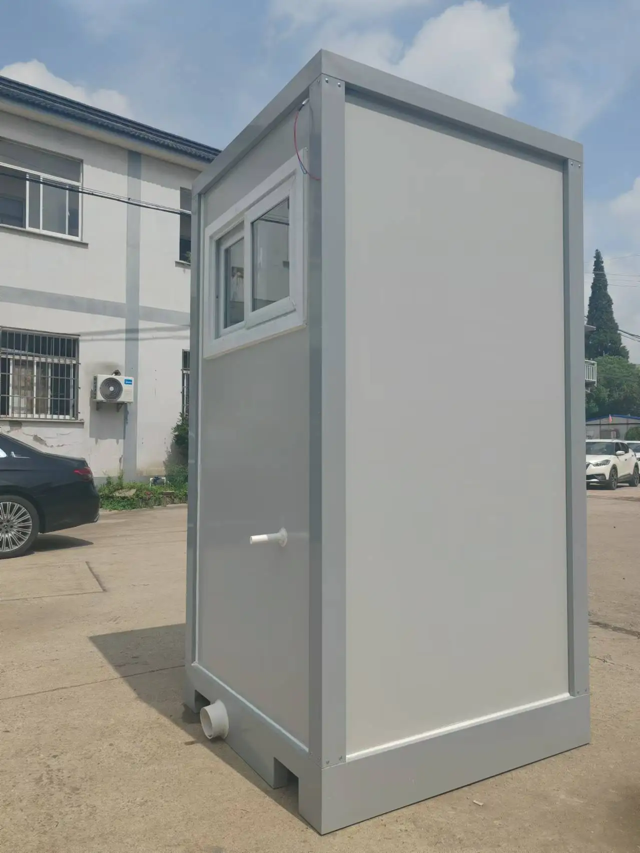 Portable Outdoor Container Mobile Toilet Tiny Prefab Bathroom Unit Convenient Portable Restroom