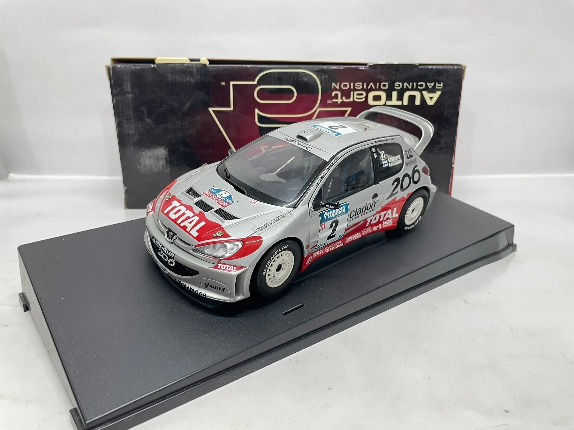 

Autoart 1:18 WRC 206 #2 Silver Simulation Limited Edition All Open Alloy Metal Static Car Model Toy Gift