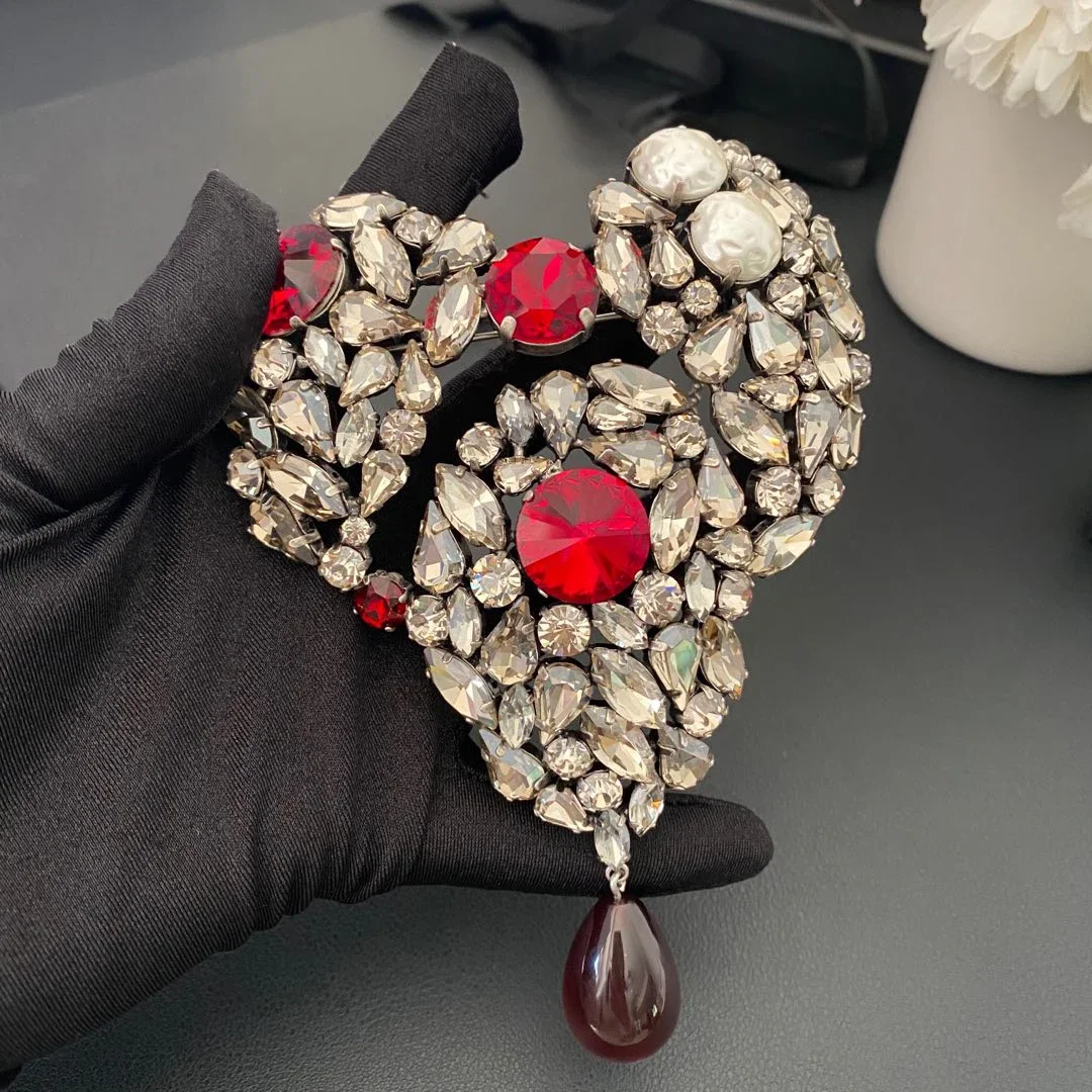 

Hot Europe American Top Quality Crystal Luxury Brooch Necklace Women Designer Brand Jewelry Trend