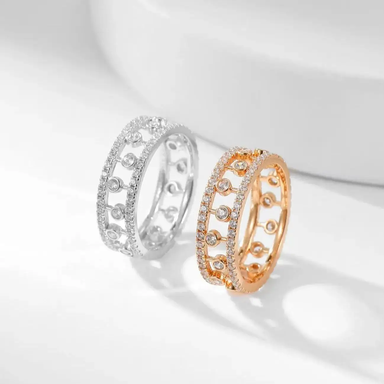 

French Sty Fashion Jewelry Dewdrop Rose Gold Crystal Diamond Hollow Bead Ring Women Exquisite Designer Top Quality Jewelry Trend