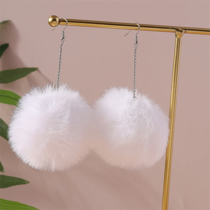Trendige bunte große Plüsch-Kugel-Ohrringe für Frauen und Mädchen, Party, Festival, Schmuck, Geschenke – Detail 11