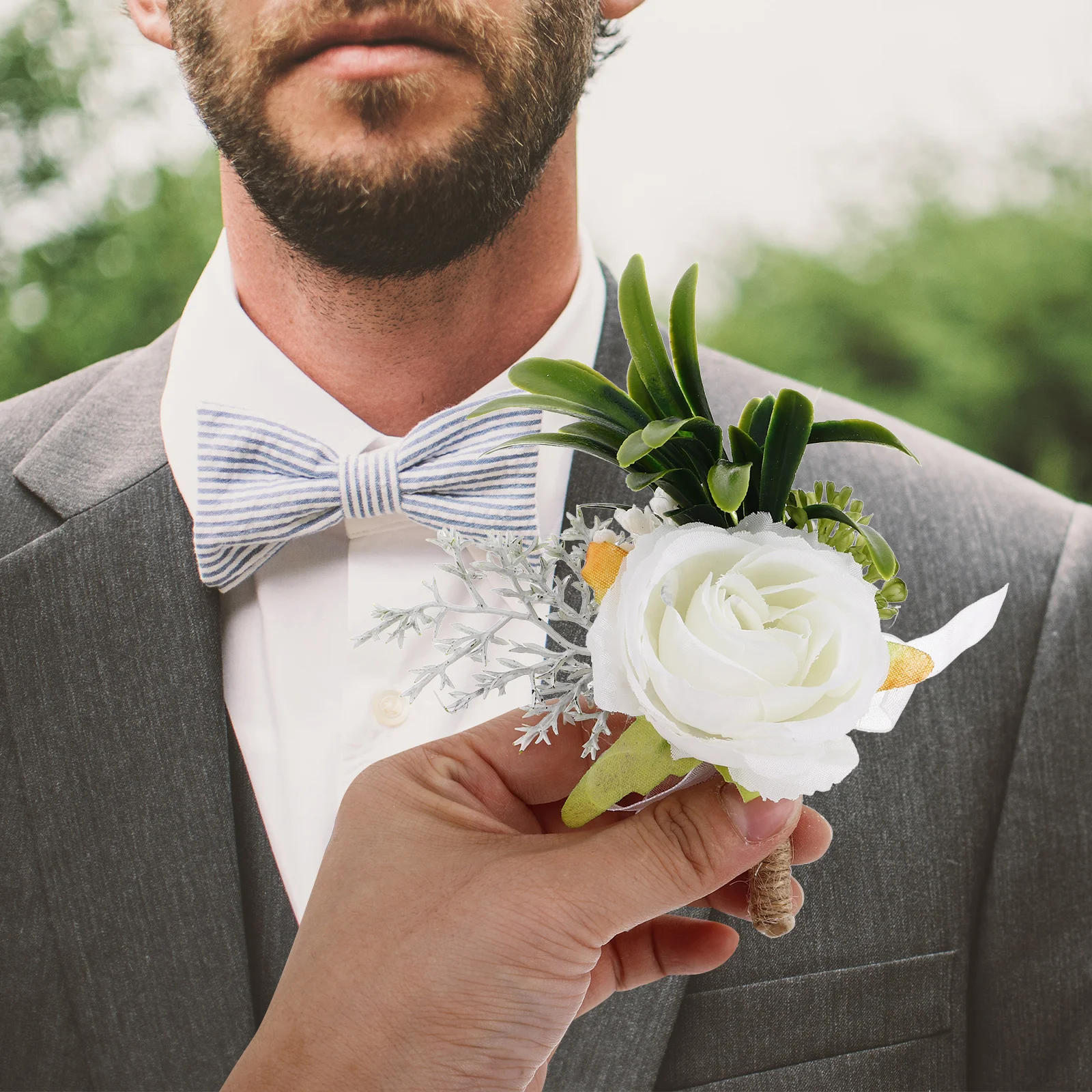 Elegante stile europeo Groomsmen Fiore finto Pin Suit Decorazione Accessori artificiali da uomo Design leggero e realistico per