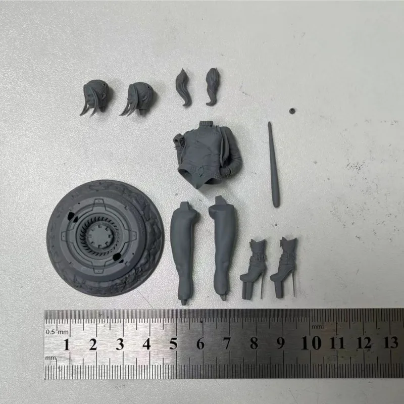 1/24 Scale Pretty Baseball Girl (2 Heads) Resin Figure Model Kit Fantasy Hobby Miniature Unassembled and Unpainted 3D printing