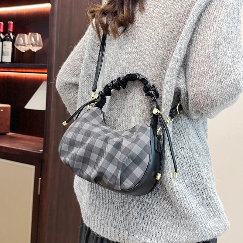 

Elegant High-End Diaper Bag For Women Designer Crossbody Handbag Luxury Vintage Large Capacity Leather Tote Minimalist Chic