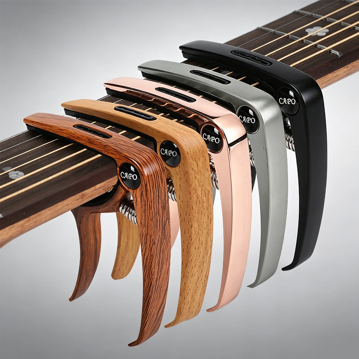 Capo Multifuncional para Guitarra Miwayer – Almacenamiento Integrado para Púas y Extractor de Clavijas, con Resorte, Almohadilla de Silicona, para Guitarra/Bajo