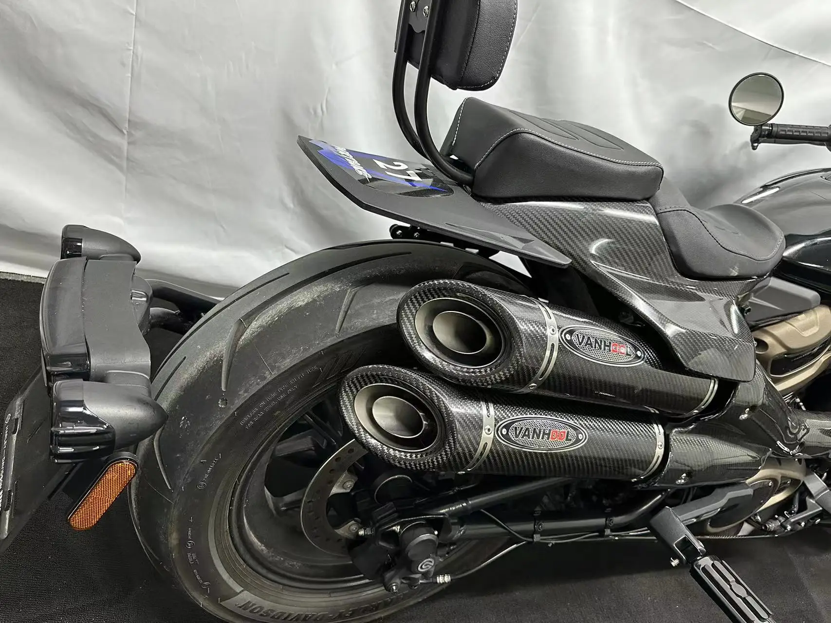 FBB قطع غيار الدراجات النارية عالية الأداء من ألياف الكربون باللون الأسود أنبوب نظام كاتم صوت العادم لـ Sporter S