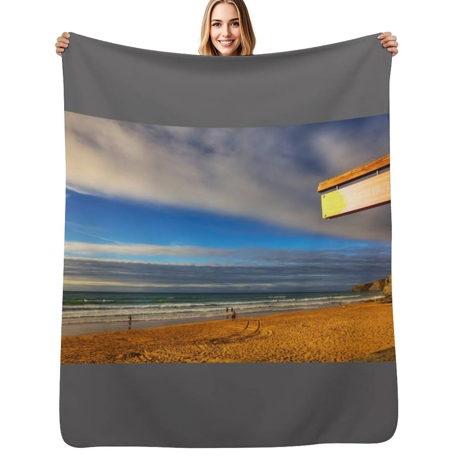

The Beach Hut, Watergate Bay Cornwall Throw Blanket Foldable Soft Warm Blanket for Outdoor Use