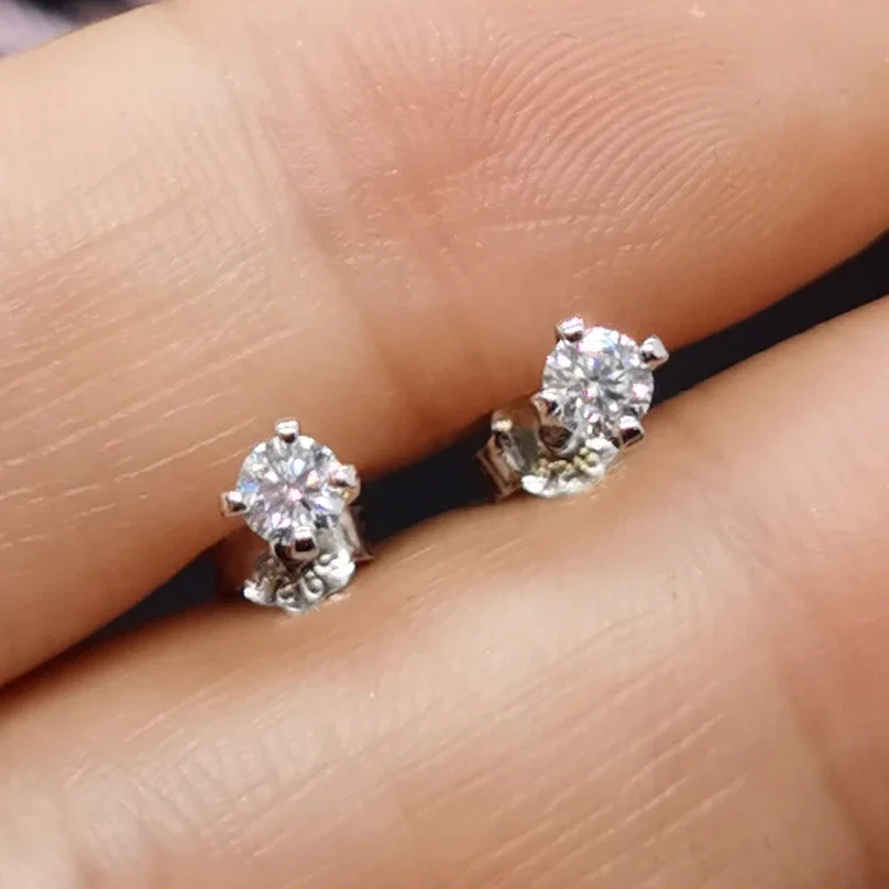 

Allergy Free Silver Stud Earrings for Daily Wear Total 0.2ct 3mm VVS Grade Moissanite Earrings 925 Silver Moissanite Jewelry