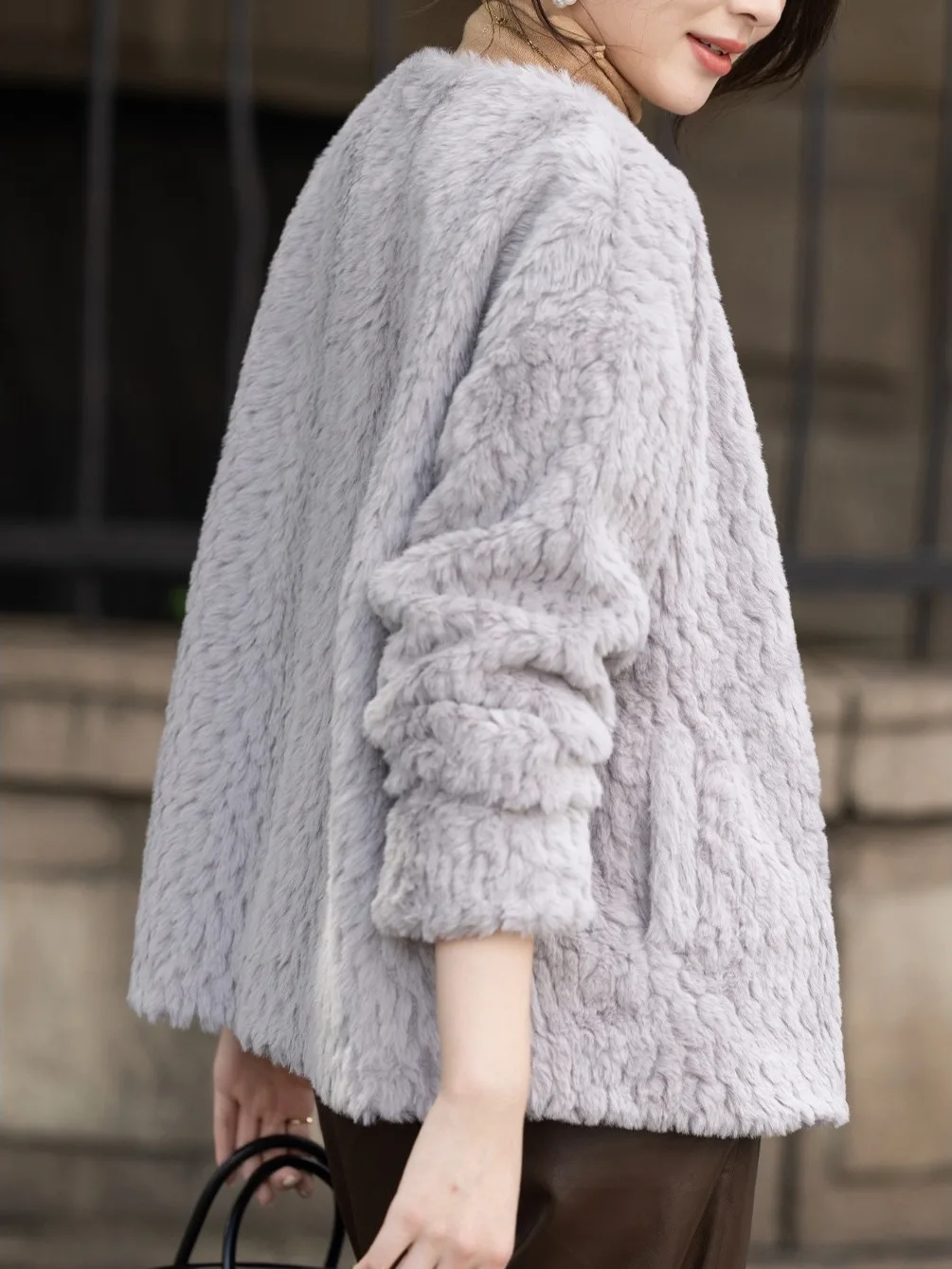 معطف نسائي من الفرو الجلدي من Ele Faionable لخريف وشتاء 2025 فرو كوري جديد Sle ular عالي الجودة صديق للبيئة...