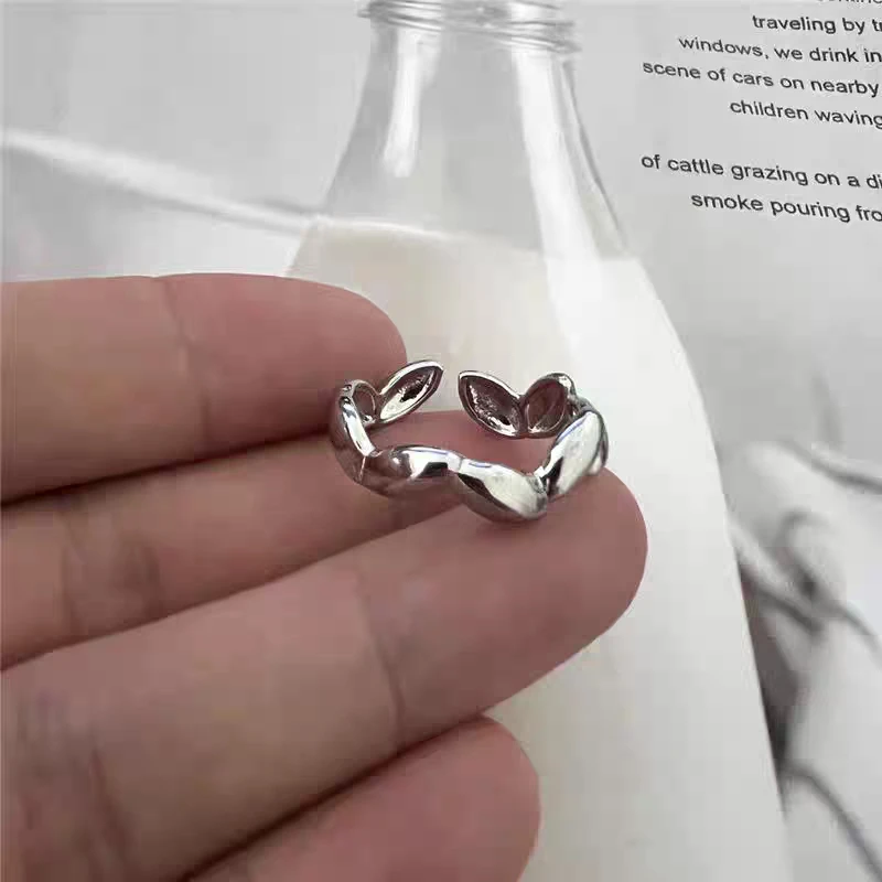 

Hot Sale Korean Style Fashionable Simple Leaf Shaped Glossy Cool Indifferent Style Girl Gift Quality Ring for Women