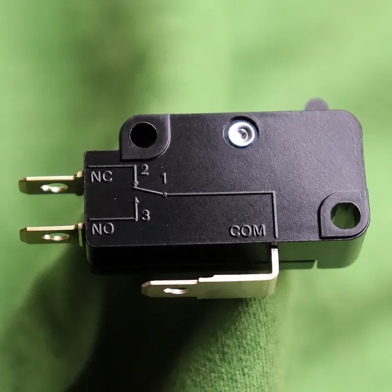 Japan Imported D2MV-01-1C3 Omron Micro Switch 0.1A 125VAC 30VDC 1C1 Contact Configuration Compact Precision Electrical