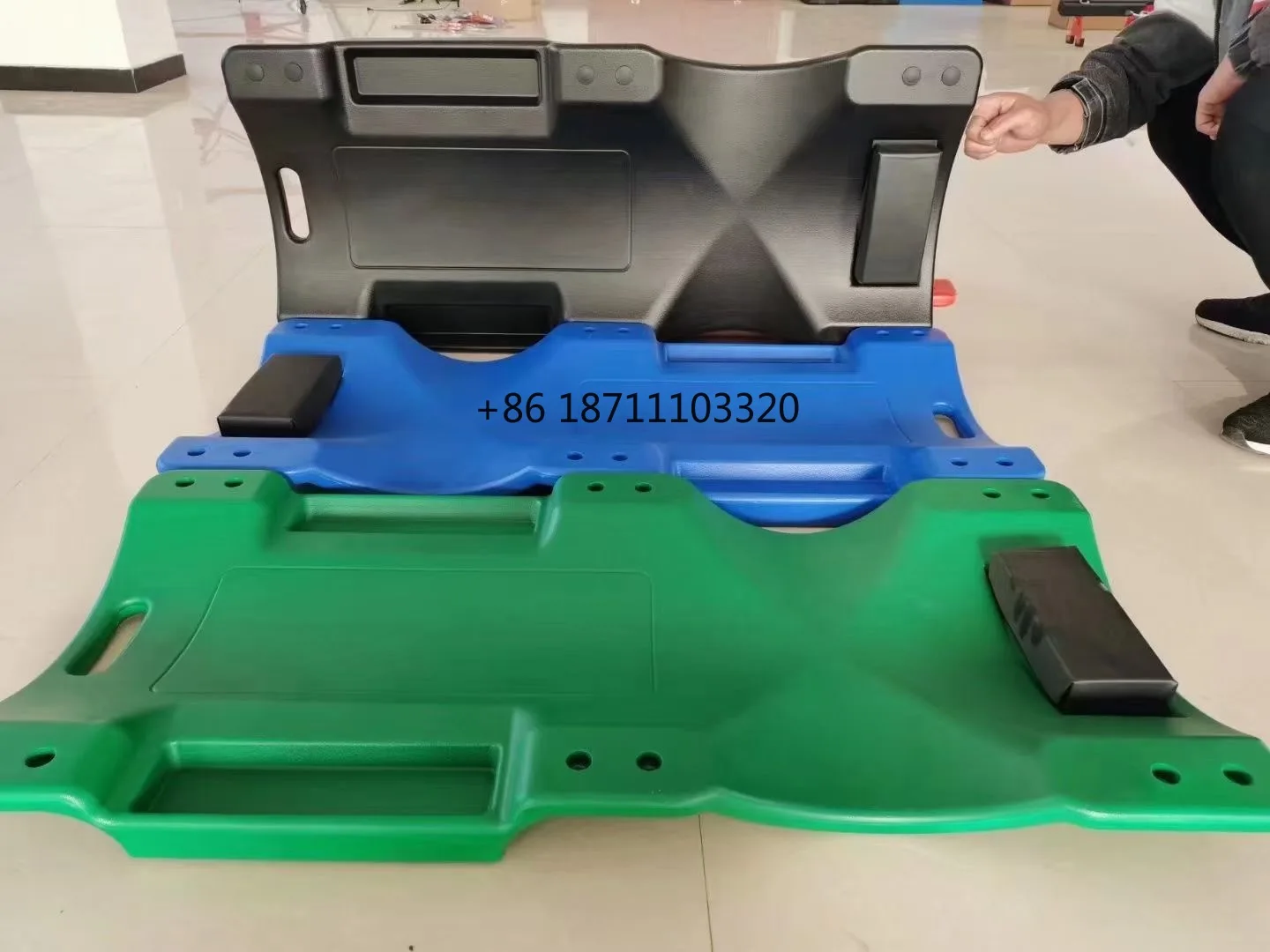 Vassoi per attrezzi imbottiti per poggiatesta per garage per auto con creeper meccanico di rotolamento in plastica a 6 ruote