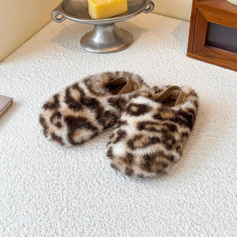 

Детская модная обувь, детские тапочки с леопардовым узором, уличные плюшевые мягкие зимние тапочки 2025 года, новые теплые тапочки для девочек, повседневные корейский стиль