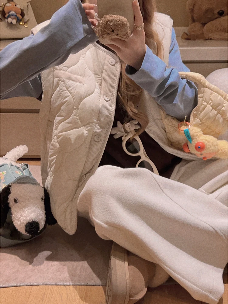 

Yukiss Lightweight Quilted Cotton Vest No-Sve Diamond Patterned Outerwear Commute Sle Mid-Length Single-Button Closure