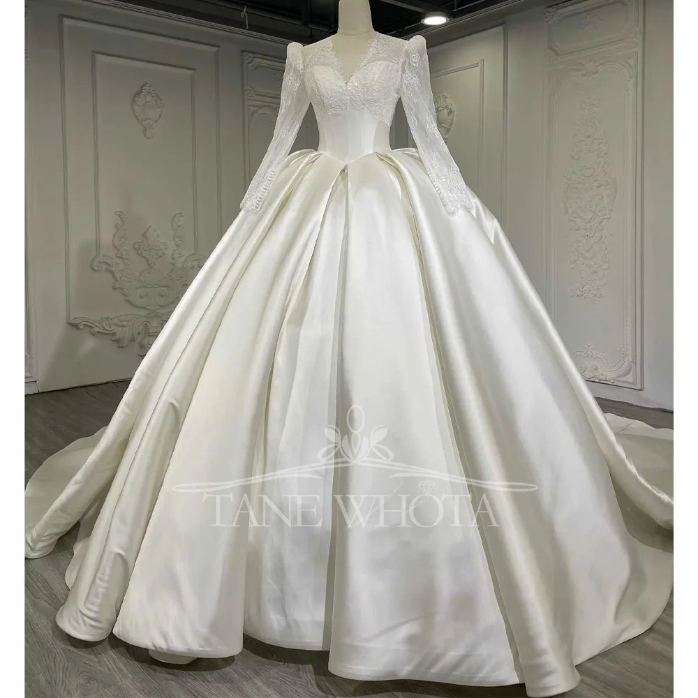 

Customizable V-Neck Wedding Dress With Long Sleeves Zipper Embroidery And Buttons For Women