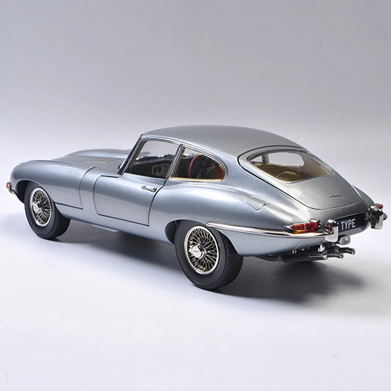 Jaguar E-Type Classic Car Replica Alloy Model with Openable Doors