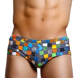 Traje de baño Sexy de verano para hombre, trajes de baño cuadrados con grafiti para Surf, calzoncillos tipo bóxer, pantalones cortos de Bikini, bañadores de playa, pantalones cortos de corte brasileño