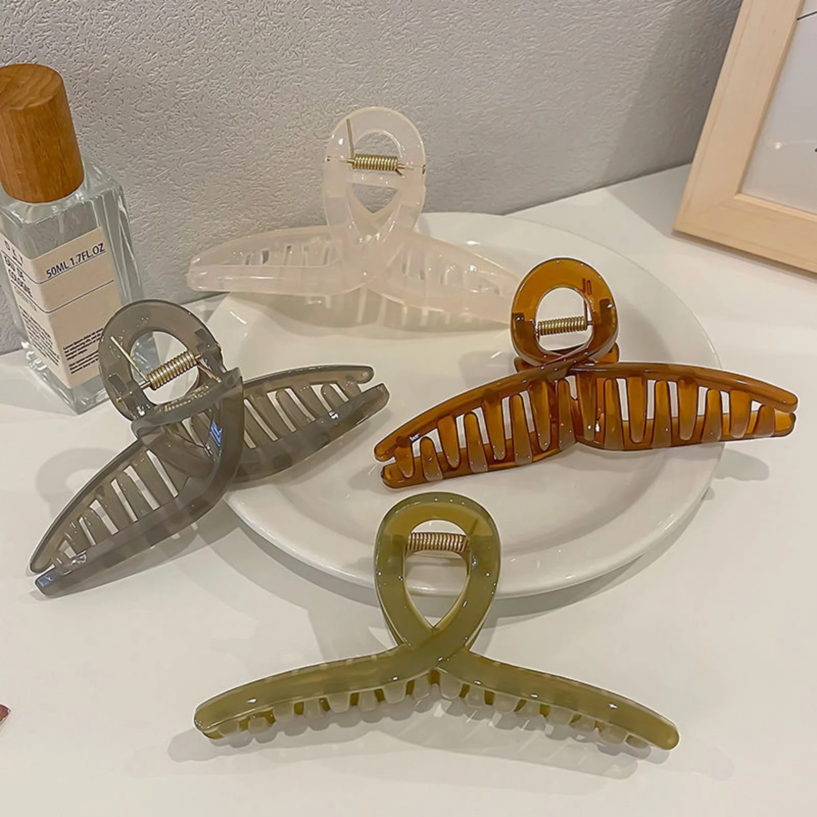 Haarklammern, zufällig, 3 Stück, niedliche Acryl-Haarklammern für Frauen und Mädchen, modischer, minimalistischer, rutschfester Haarschmuck für dickes Haar