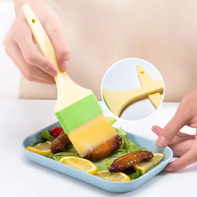 Tool oil brush for high-temperature barbecue, suitable for brushing egg liquid in baking foods and kitchen pancakes