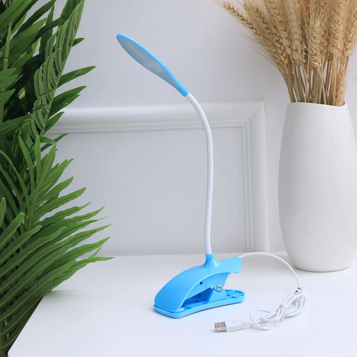 

LED Desk Lamp with Flexible Neck Touch Control Eye Protection Table Light for Study Bedroom Living Room USB Powered Bedside Lamp