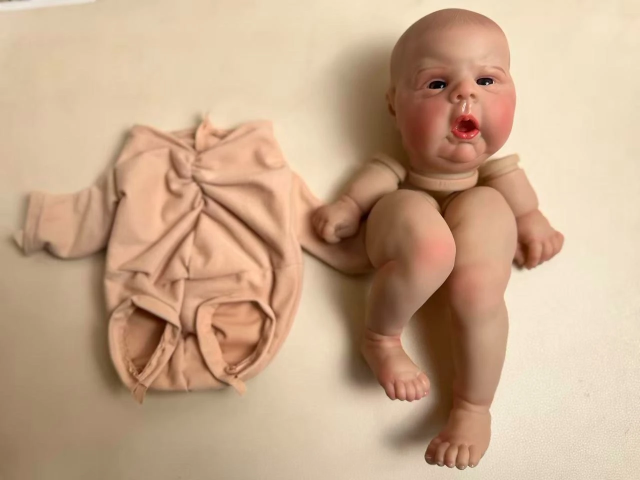 NPK 20 ''3D Huid Zichtbare Aderen Reborn DIY Onderdelen Gounchi met Doek Lichaam en Ogen Collectible Doll Kit