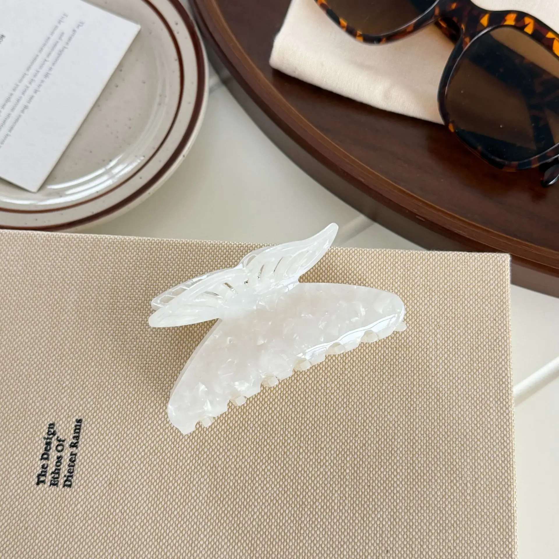 

Acetate Shark Hair Clip Korean Gentle Ethereal Vintage French Retro for Women Back of Head Bun Daily High Quality Non Slip