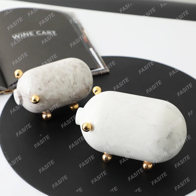 

Piggy ornaments creative metal marble simple modern sample room TV cabinet decorations