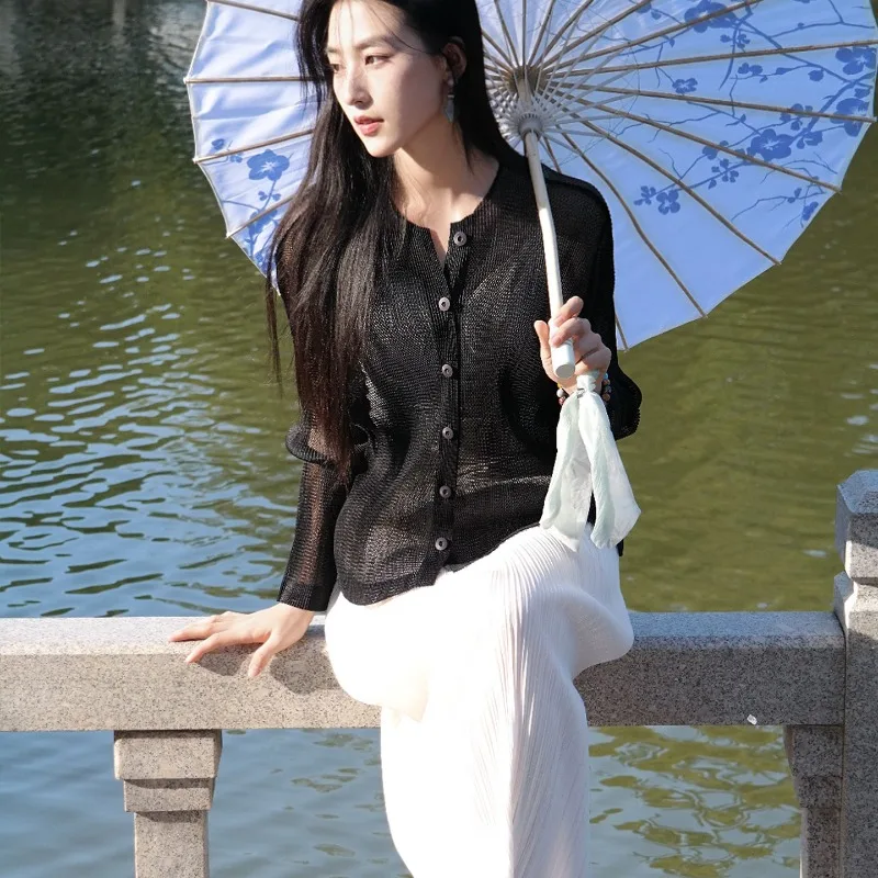 Miyake-cárdigan plisado negro transparente con protección solar para mujer, Chaqueta de punto ligera de verano, conjunto de falda blanca de moda minimalista