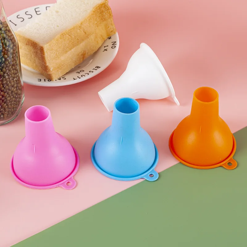 Silicone Funnel Kitchen Oil Pouring and Packaging Milk Powder and Beans Large Diameter Oil Funnel