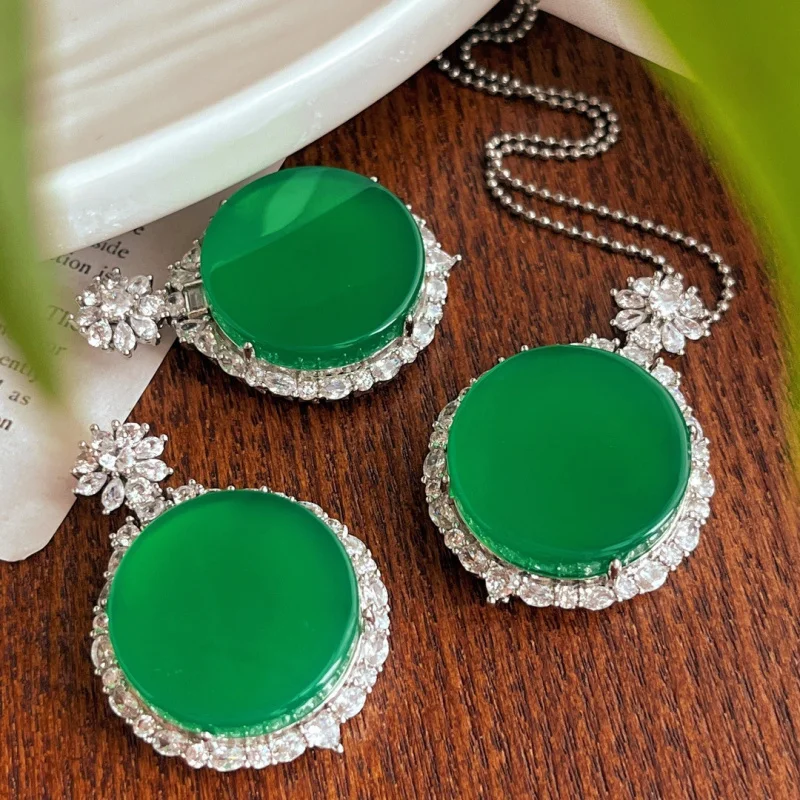 

Тип императорского стекла, зеленый халцедон, агатовый диск, подвеска в виде пластины «Спокойствие и мир»