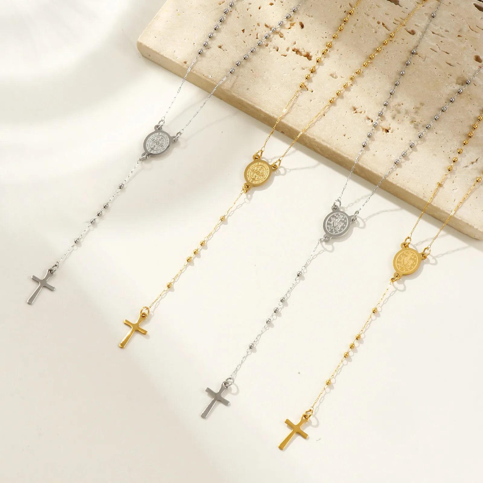 1pc Religiöse Edelstahl Halskette Mehrfarbige Perlen Kette Kreuz Gebetskette Rosenkranz Halskette Frauen Schmuck 53-66cm lang – Detail 3