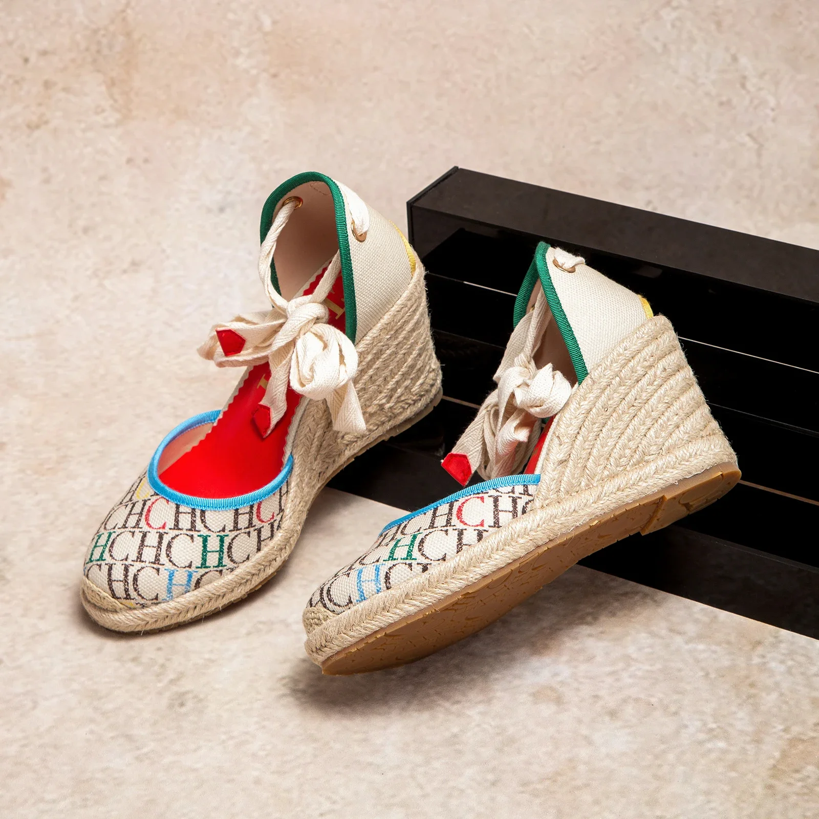 

Женская обувь CARACAS CANVAS WEDGES Роскошные брендовые босоножки на каблуке из соломенной ткани Повседневная обувь