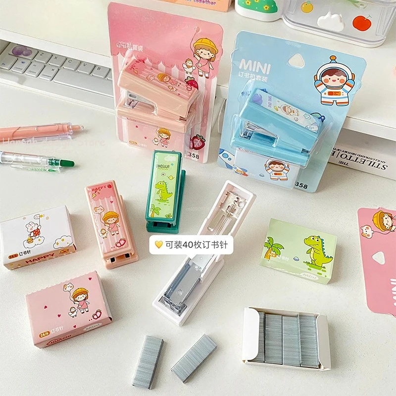 Mini grapadora Kawaii con grapas de 400 Uds., grapadora pequeña y bonita de dibujos animados, grapadora portátil con grapas, suministros para estudiantes, accesorios de oficina