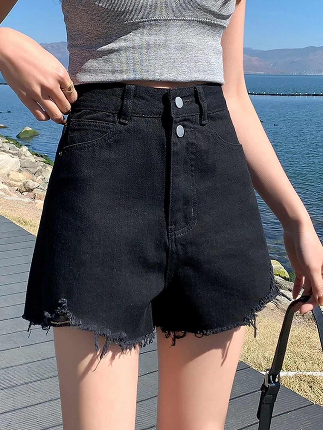 

Black Distressed Denim Shorts Women's Summer 2026 New plus Size Slimming High Waist Frayed Hot Pants Wide Leg Pants
