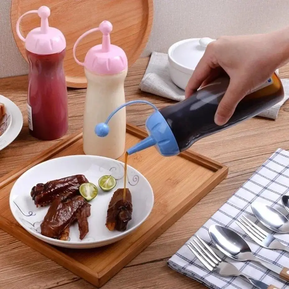 1 Pcs Kitchen Plastic Squeeze Bottle Condiment Dispenser For Sauce VinegarCruet Ketchup Mustard Sauce Random Color