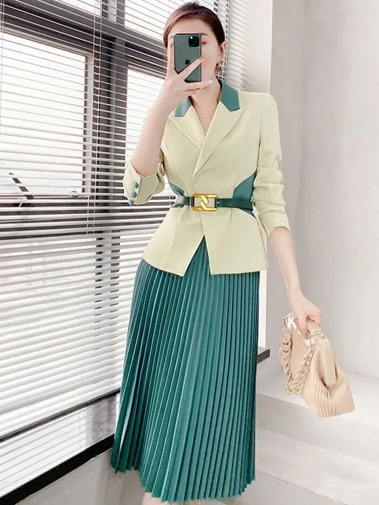 2024 Spring New Sophisticated Professional Set for Women: Elegant Waist-defining Slimming Blazer Pleated Skirt Two-piece Outfit