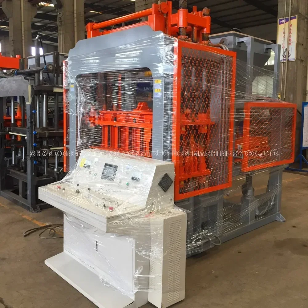 ماكينة تصنيع الطوب الأوتوماتيكية الكاملة رائجة البيع ماكينة تشكيل البلوك الخرساني QT5-15 ماكينة تصنيع البلوك للبيع