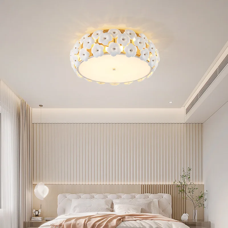 Modern Retro Style Ceiling Light Creative Petal Lampshade LED Lamps Living Room Interior Decoration Bedroom Lighting Fixtures