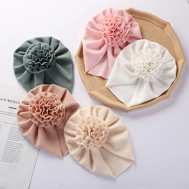Duży kwiatowy kwiat prążkowany turban czapki dziecięce Topknot bawełniana czapka maluch chłopiec dziewczyna Headwraps Bonnet noworodka czapki akcesoria dla dzieci