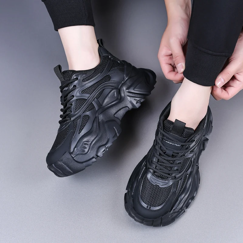 New Hot Summer Hiking Lightweight Bottom Shock Absorbing Walking Shoes Breathing Shoes Soft Casual Running Shoes Very Good
