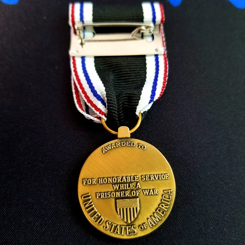 US Air Force Distinguished Service Medal Replica - Military Collectible Award Badge with Ribbon Unique commemorative medal