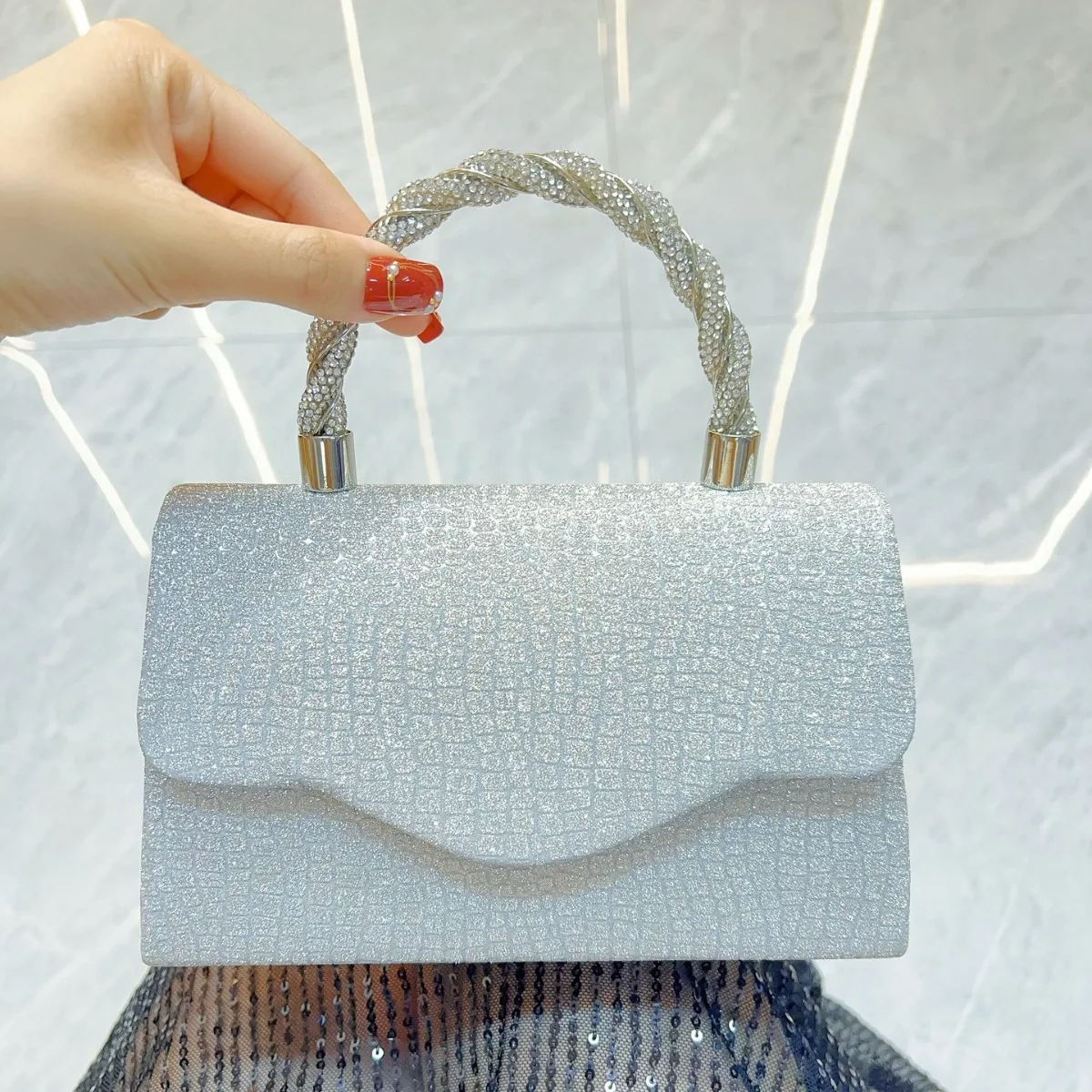 

Party Lady Handbag Diamond Encrusted Small Square Clutch Elegant Wedding Purse Fashion Shoulder Crossbody Bag Evening Banquet