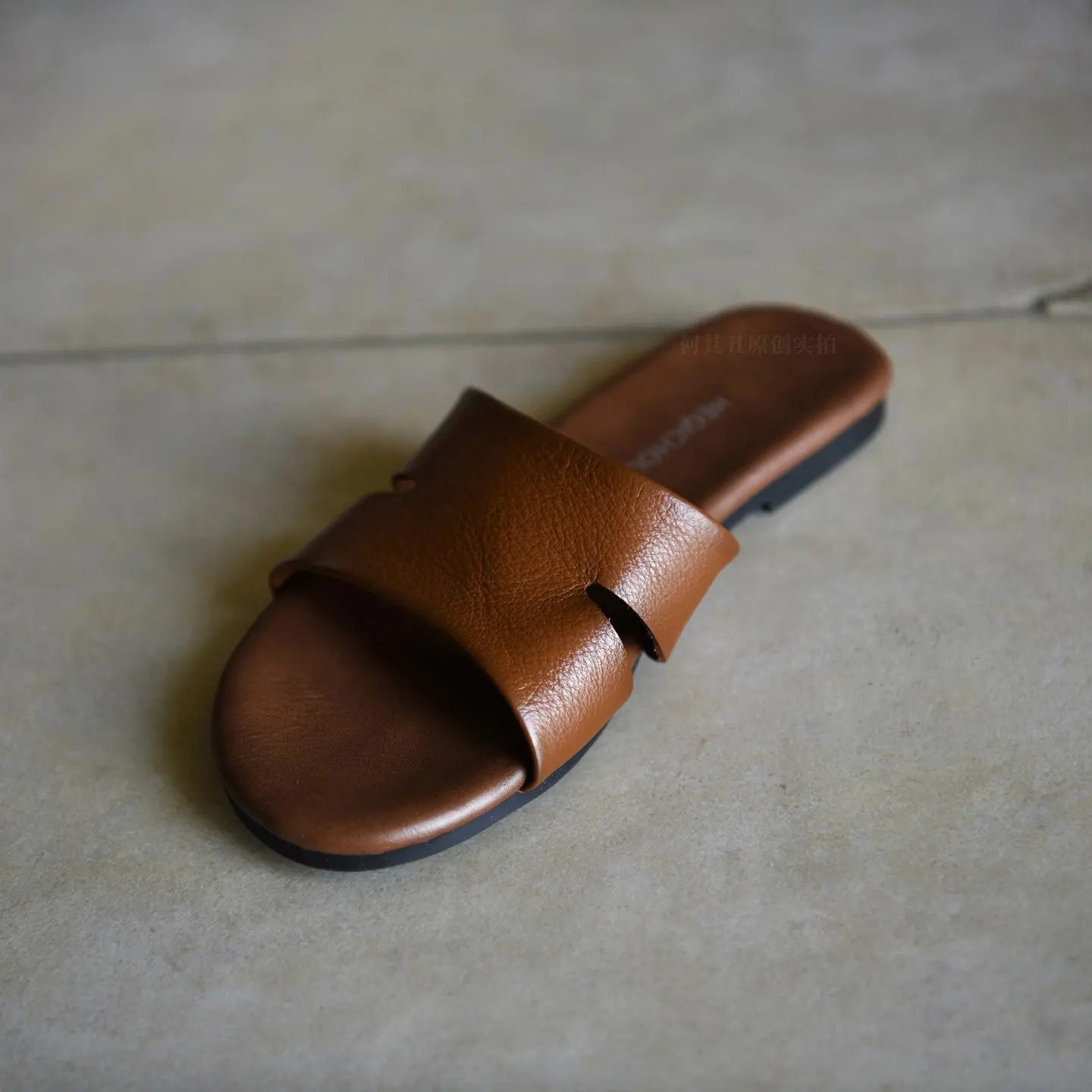 Sandalias planas de cuero genuino color caramelo para mujer, con forma de H, correa ancha, punta abierta, estilo casual, para verano.