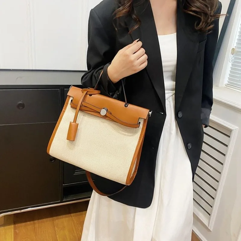

Modern Women Bag With Sleek Magnetic Closure For Security Underarm Shoulder Bag For Effortless Access And Style