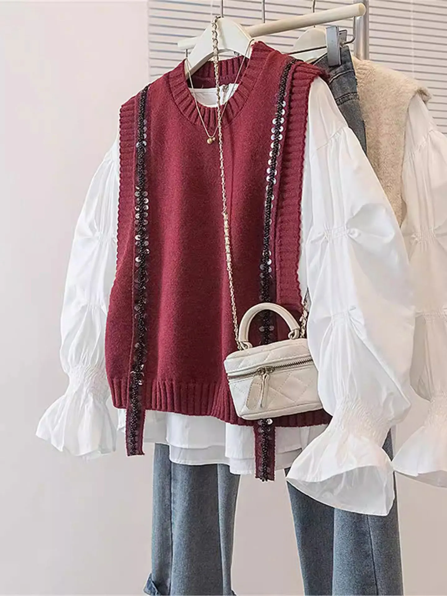 

Красный вязаный жилет с блестками, топ, женский многослойный комплект, повседневный размер-стойка, весенний сезон, универсальный комплект для взрослых из двух предметов