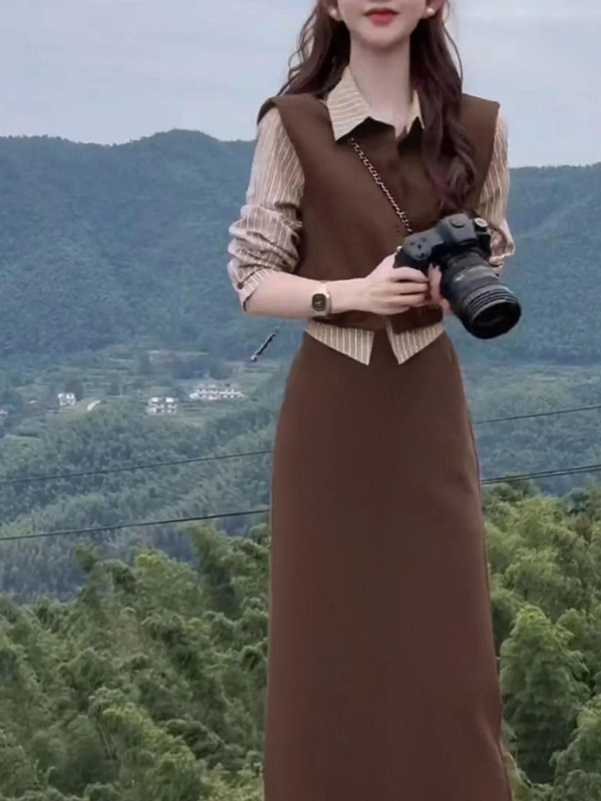 엘리 슬리밍 스트라이프 테르 네 미디 스커트 여성 패션 세트 2024 가을 신상품 투피스 폴리에스터 섬유